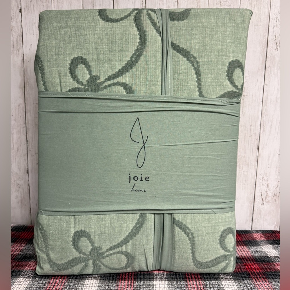 Joie Green Cotton Matelasse Full/Queen 3 Piece Comforter Set All Over Bow Design